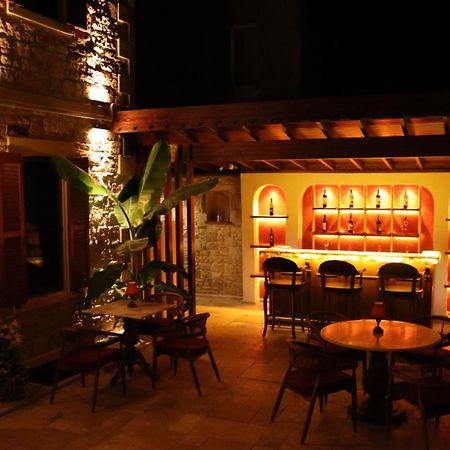 Dionysos 1789 Boutique Hotel Foça Exteriör bild