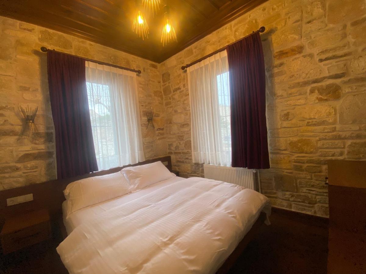 Dionysos 1789 Boutique Hotel Foça Exteriör bild