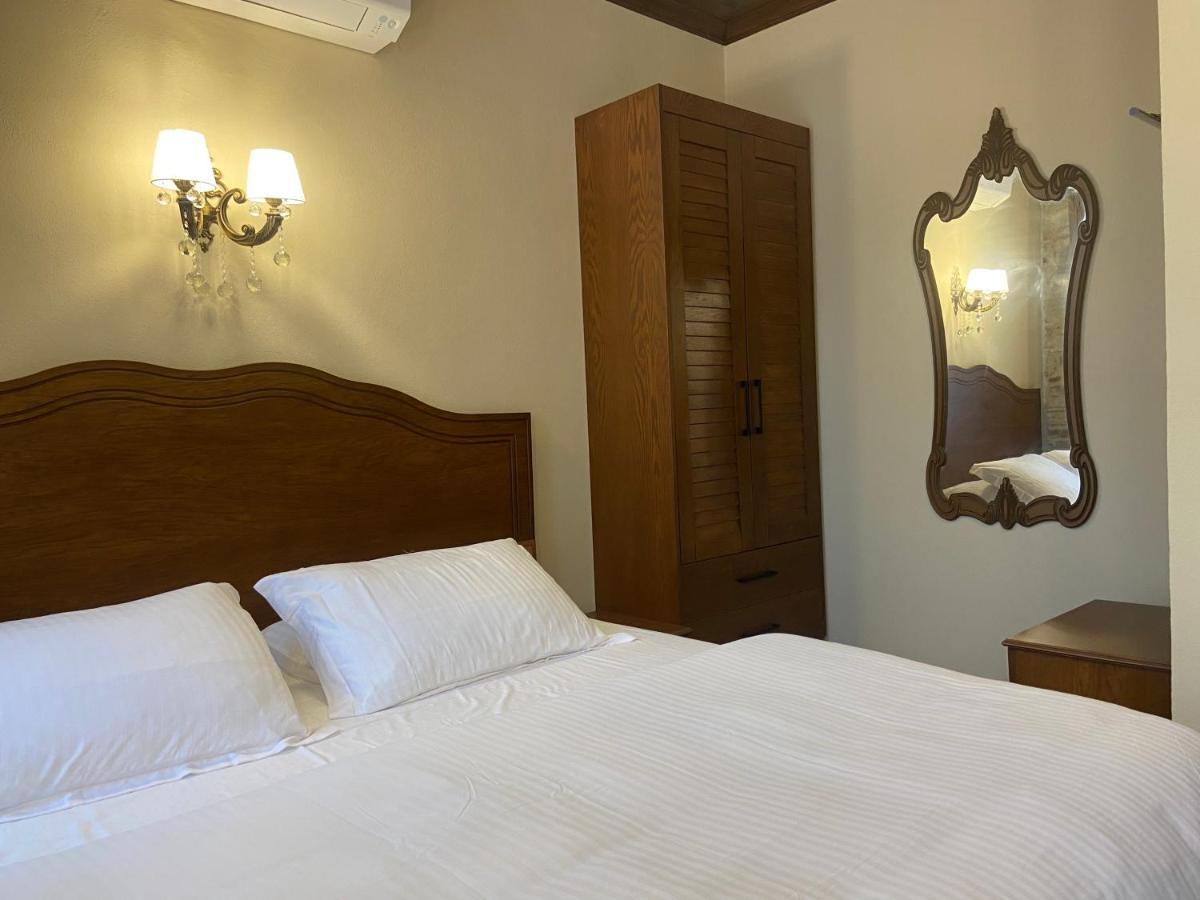 Dionysos 1789 Boutique Hotel Foça Exteriör bild