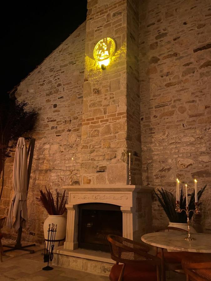 Dionysos 1789 Boutique Hotel Foça Exteriör bild