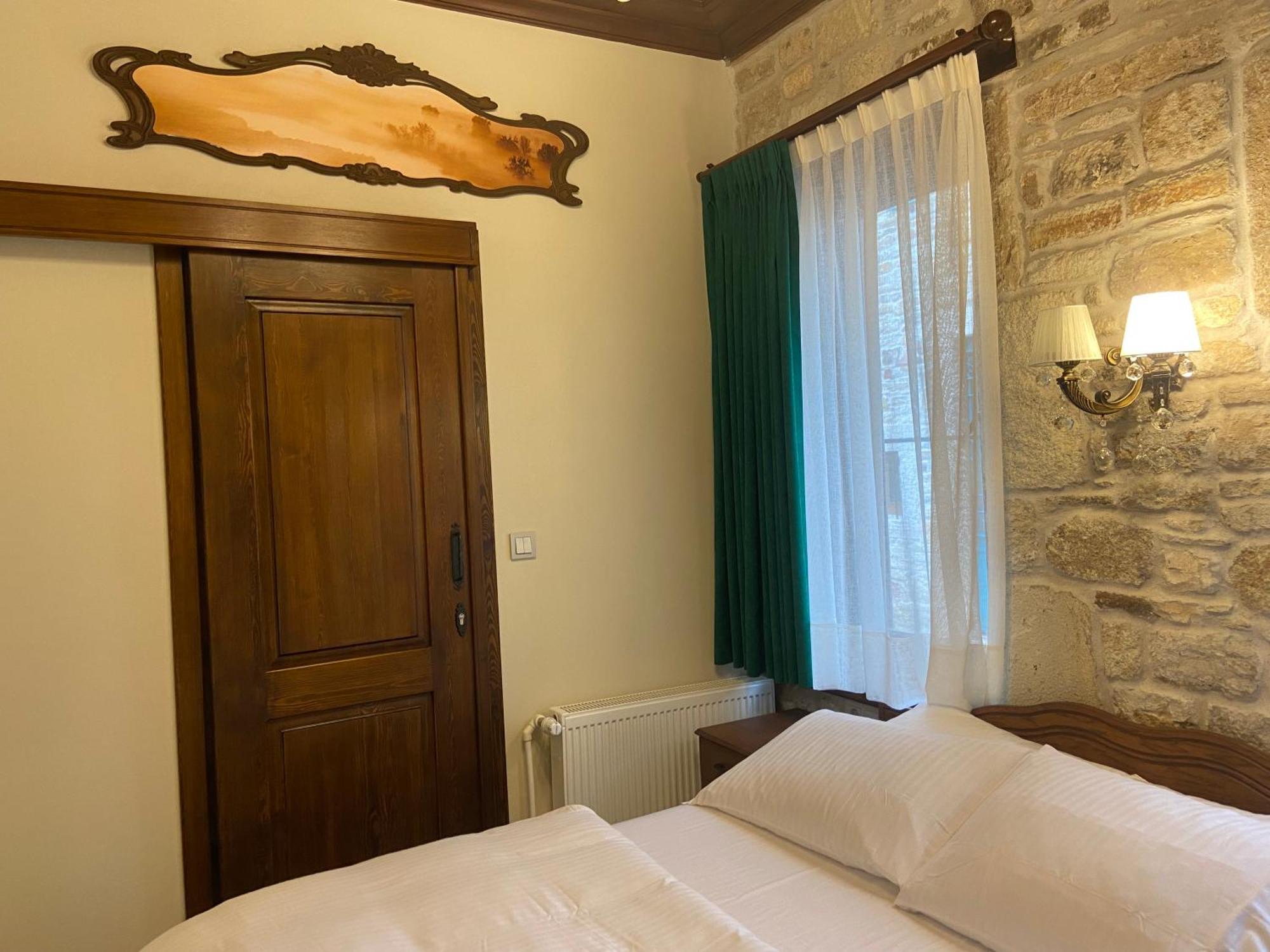 Dionysos 1789 Boutique Hotel Foça Exteriör bild